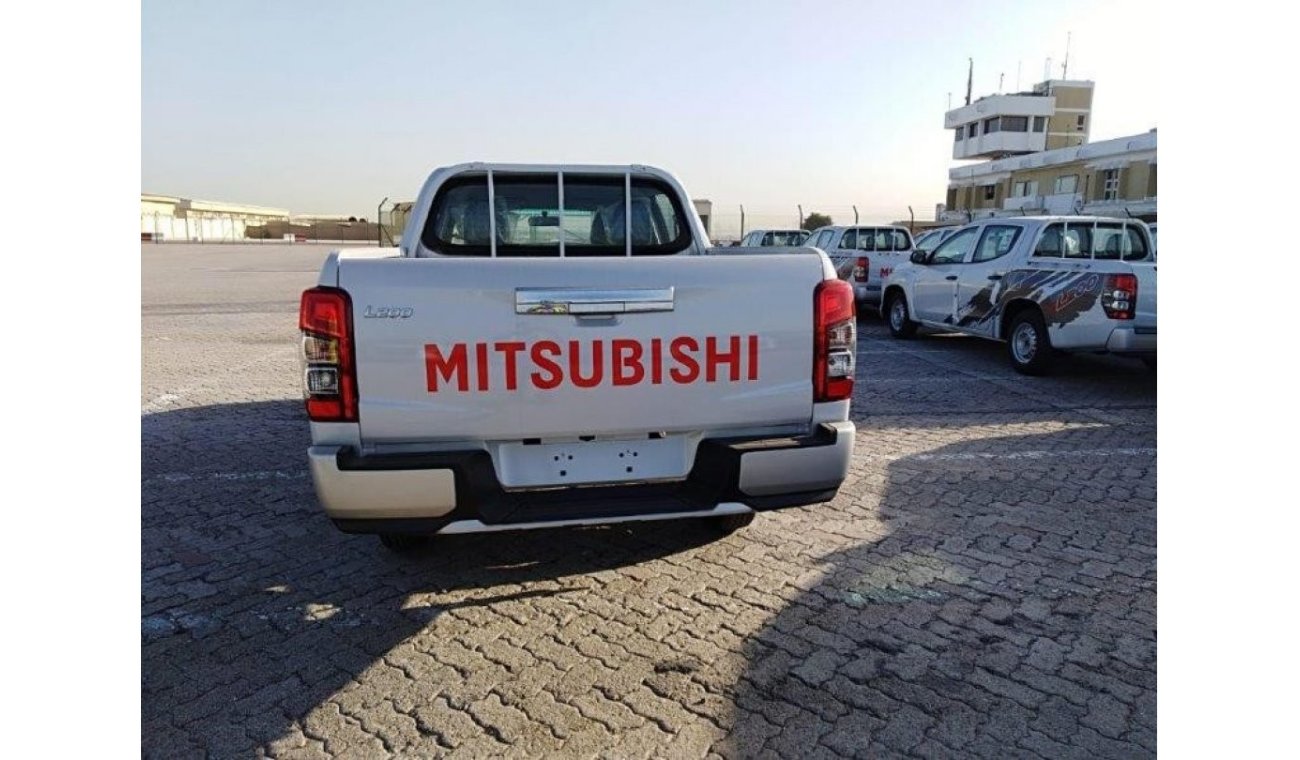 Mitsubishi L200 Diesel 2.4L M/T Chrome Package 4x4 Double Cabin Pickup