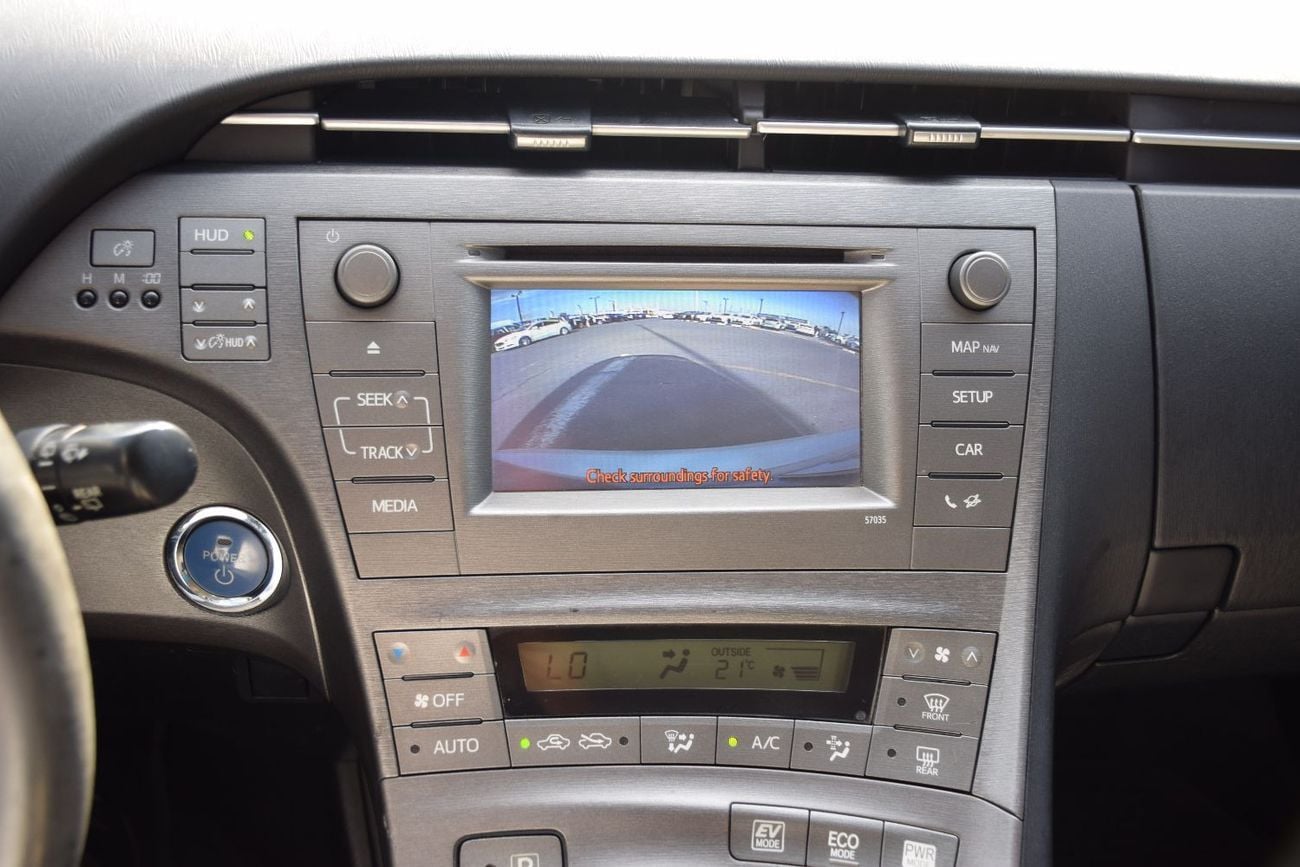 Toyota Prius STD (NON GCC) 1.8L Hybrid (Japanese Specs)
