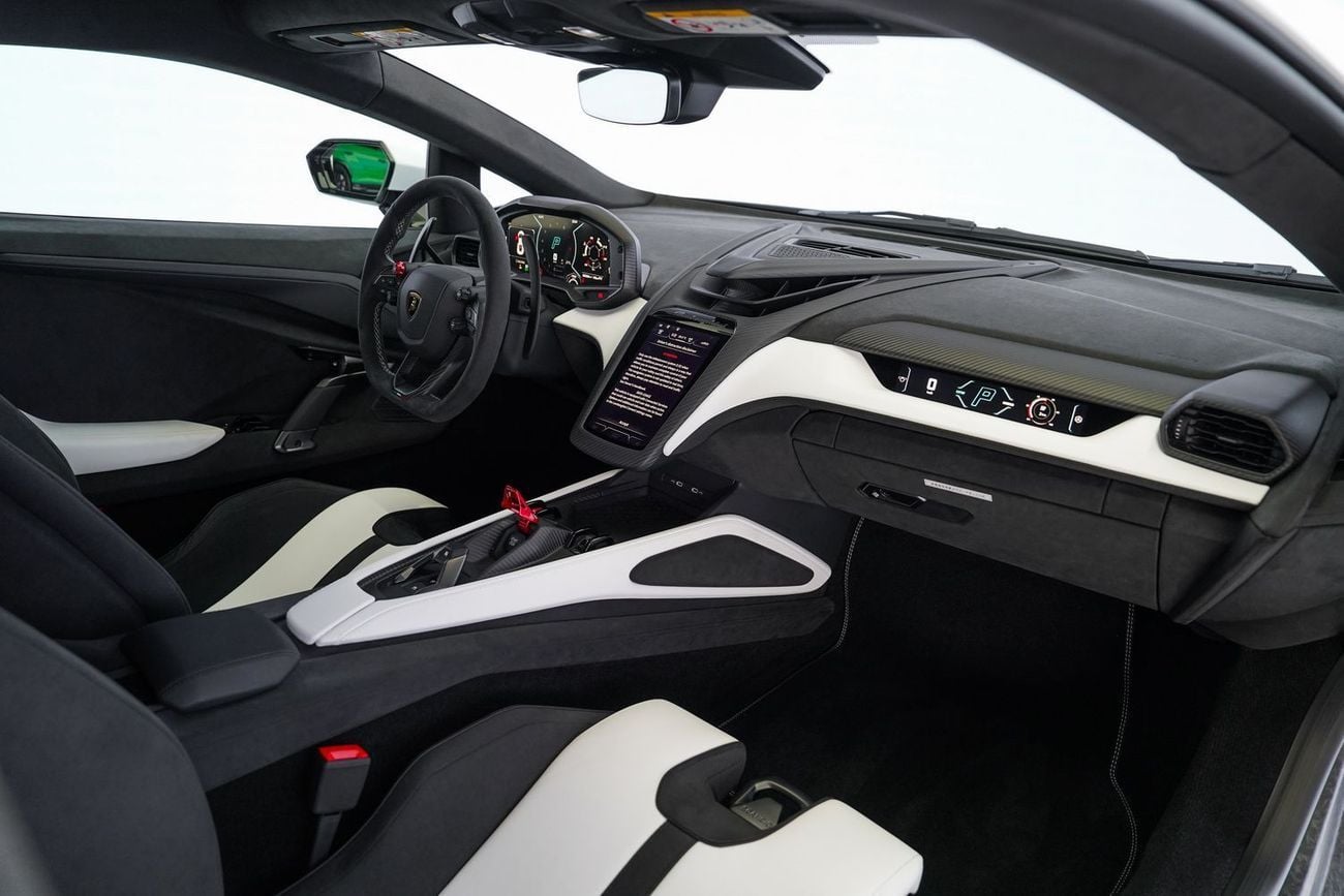 لامبورغيني ريفويلتو 6.5L V12 Hybrid