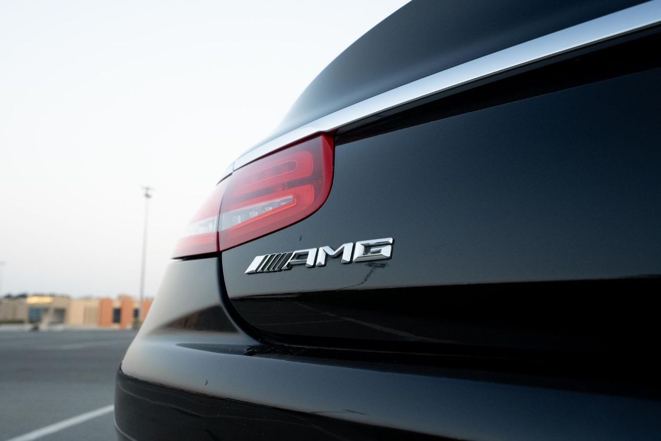 Mercedes-Benz S 63 AMG 3years warranty and2 years service Contact number 0507273386