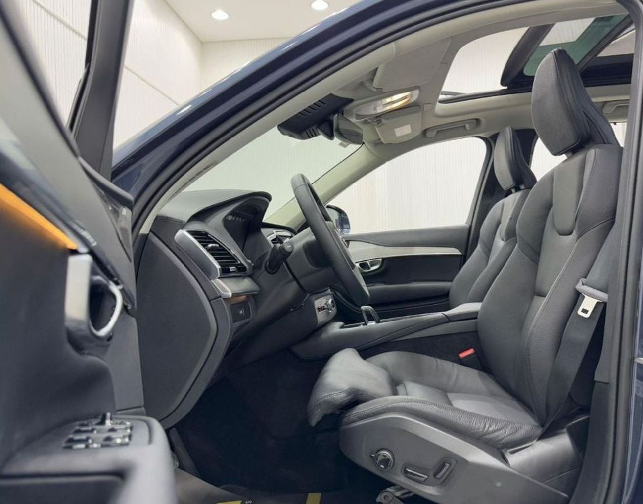 Volvo XC90 B5 2.0T 2024 Volvo XC90 B5 Plus Bright, Dec 2026 Volvo Warranty, 7 Seater, Excellent Condition, GCC