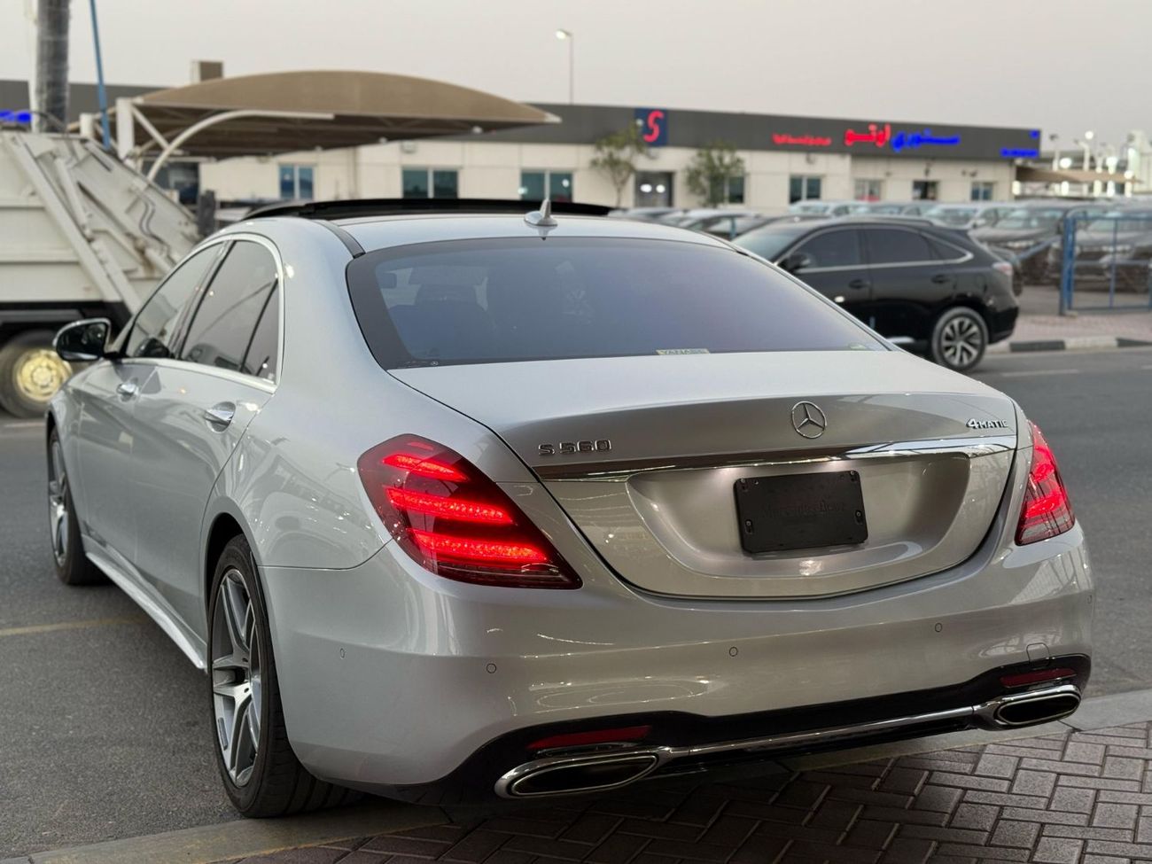 مرسيدس بنز S 560