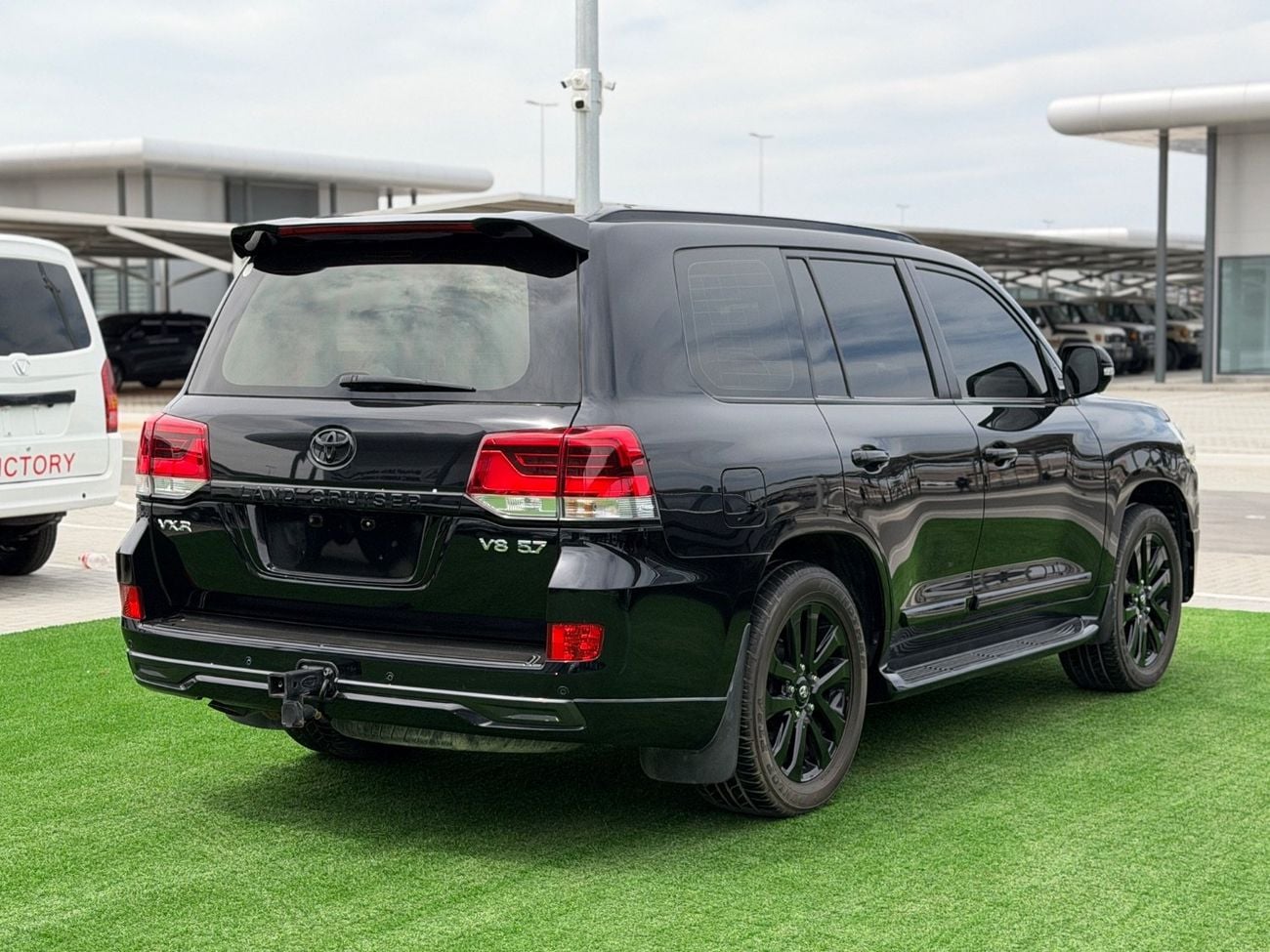 تويوتا لاند كروزر VXR+ 5.7L