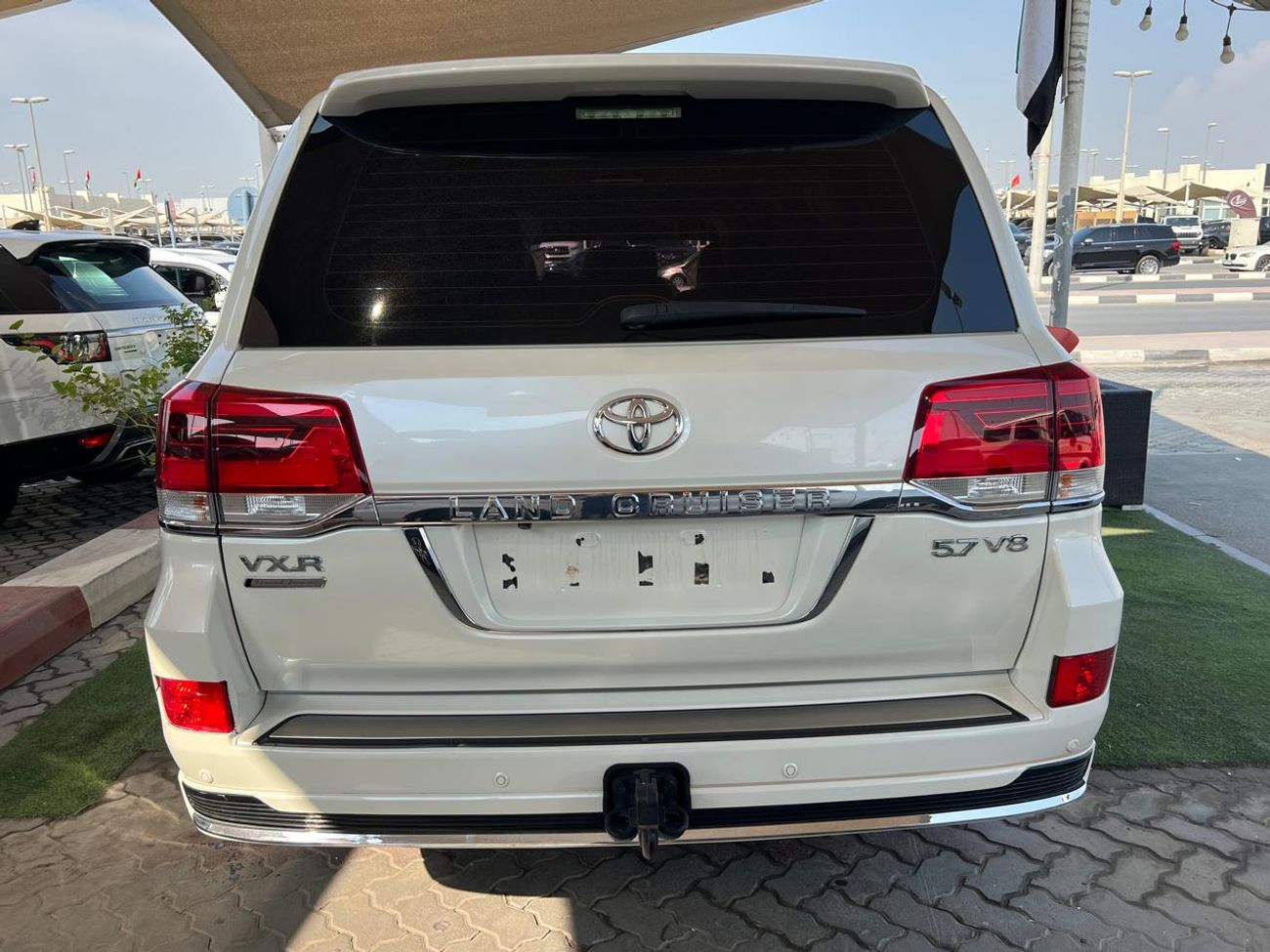 Toyota Land Cruiser VXR 5.7L AWD TOYOTA LAND CRUISER GRAND TOURING 2019 VXR 5.7L /V8