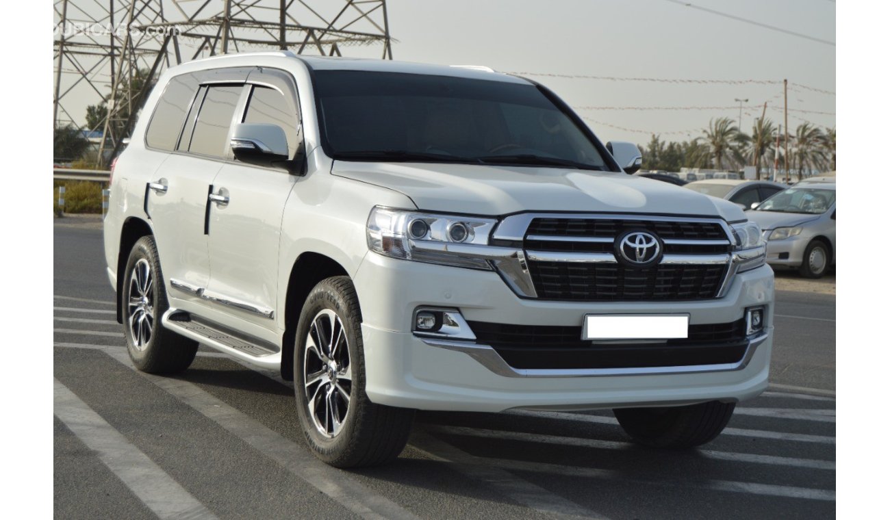 Toyota Land Cruiser Face change 2020