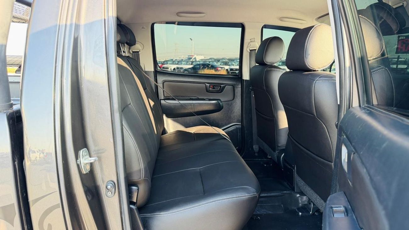 Toyota Hilux PREMIUM BULL BAR WITH LED LIGHTS | 2015 | 3.0L DIESEL ENGINE | AUTOMATIC TRANSMISSION | RHD | DOUBLE