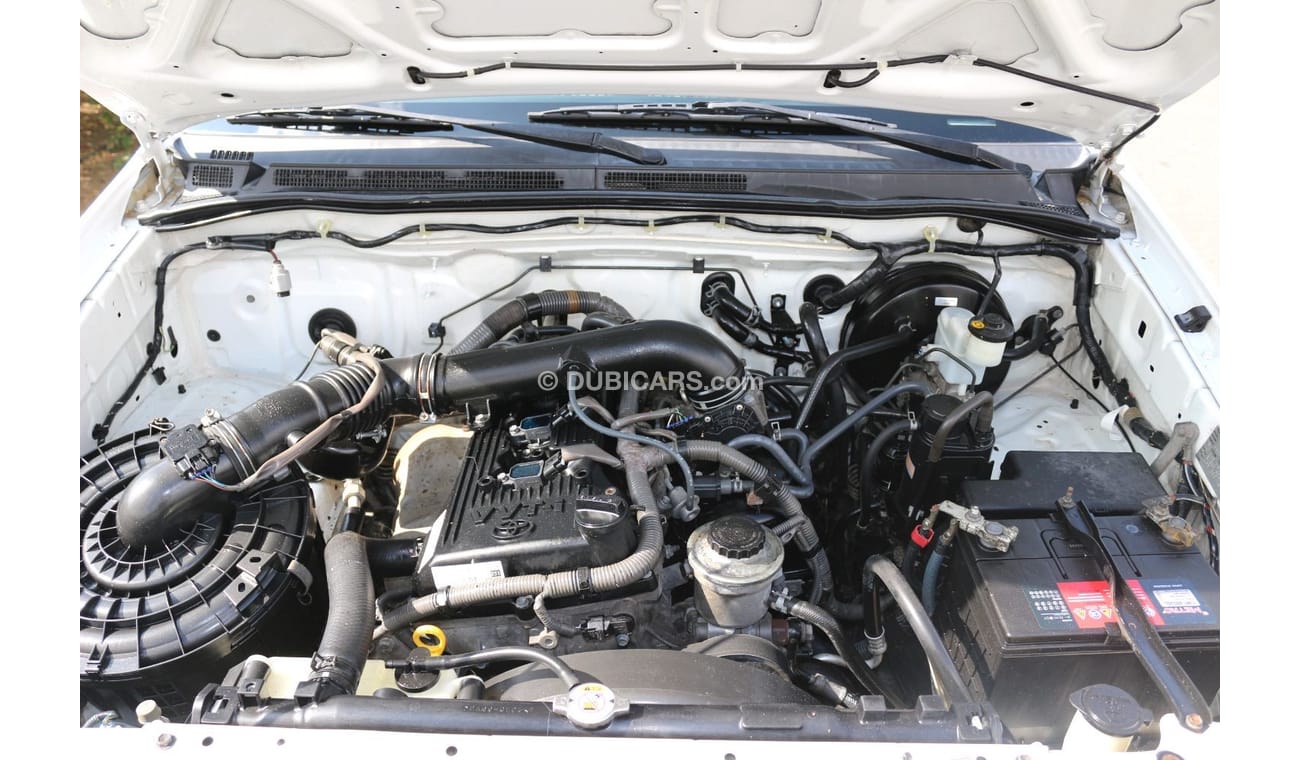 تويوتا هيلوكس GL تويوتا هايلكس 2014 خليجي دير عادي بترول دبل فورويل