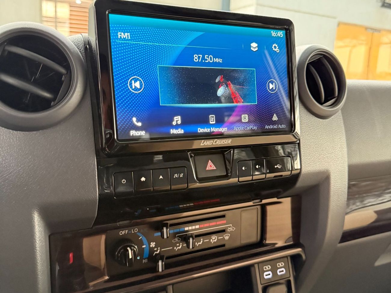 Toyota Land Cruiser 70 GDJ 76 2.8 DIESEL M/T **التصدير فقط خارج الخليج***