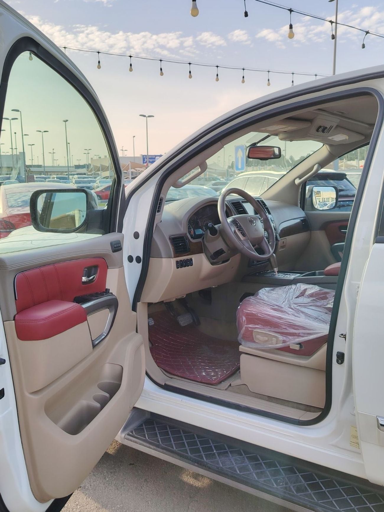 Nissan Armada LE 5.6L (320 HP)