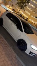 فولكس واجن جولف ار