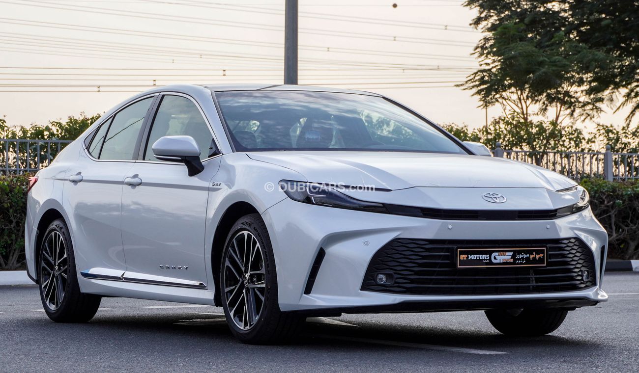 Toyota Camry LE 2.5 L Hybrid