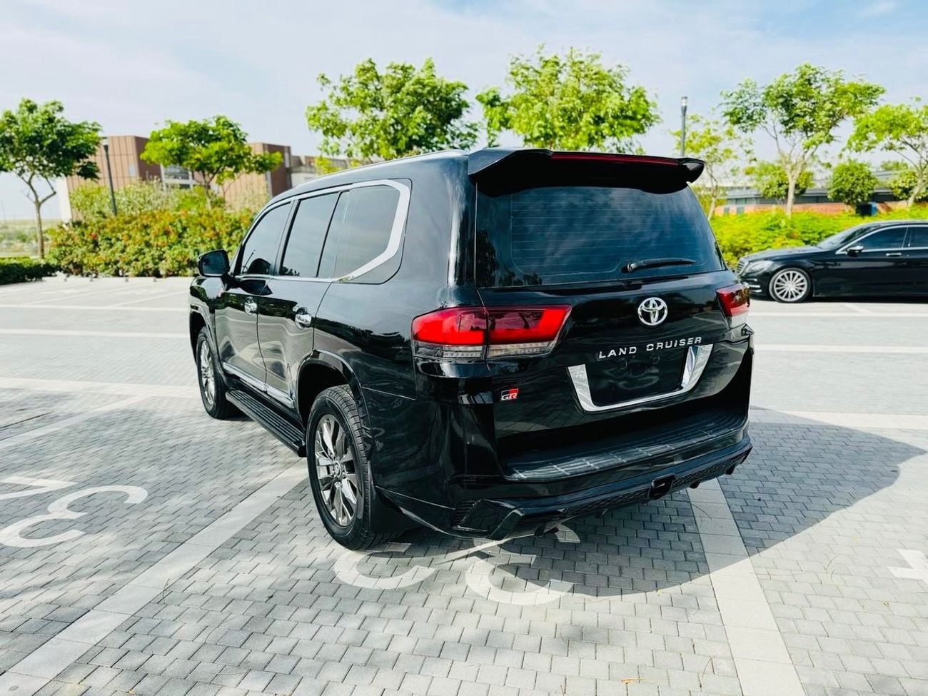 Toyota Land Cruiser GXR 2019 Model Facelift to 2024 Shape Exterior and interior Both