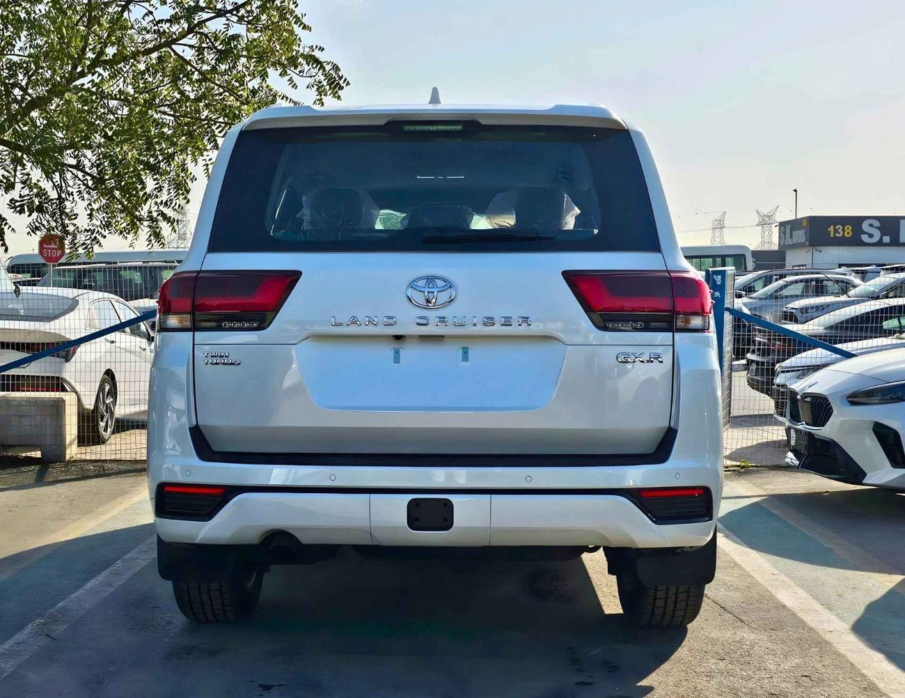 Toyota Land Cruiser GXR TWIN TURBO / 3.5L V6 PETROL / RADAR / REAR ENTERTAINMENT DVD / JBL SPEAKERS / FRONT PWR SEATS /