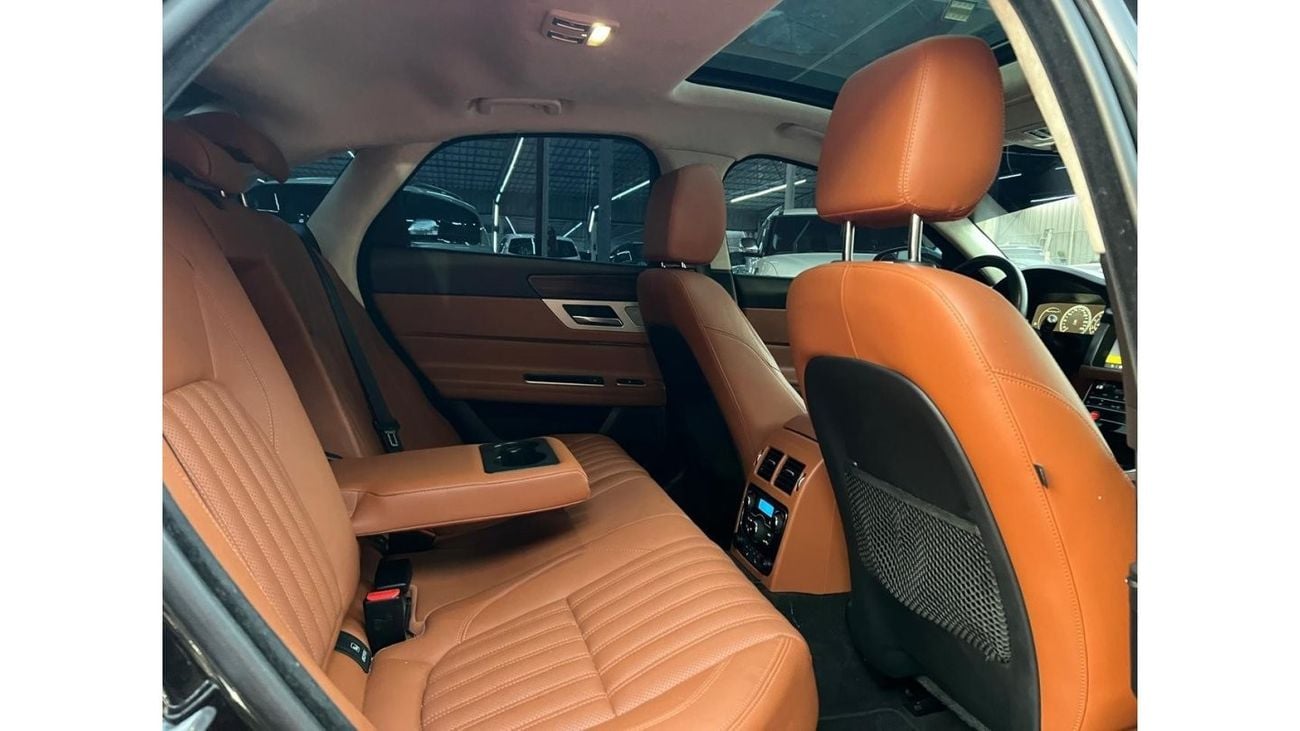 Jaguar XF R-Sport Jaguar XF 25T 4 cylinder turbo model : 2019 Price: 82,000 dirhams MILEAGE : 50,000 km/m Kore