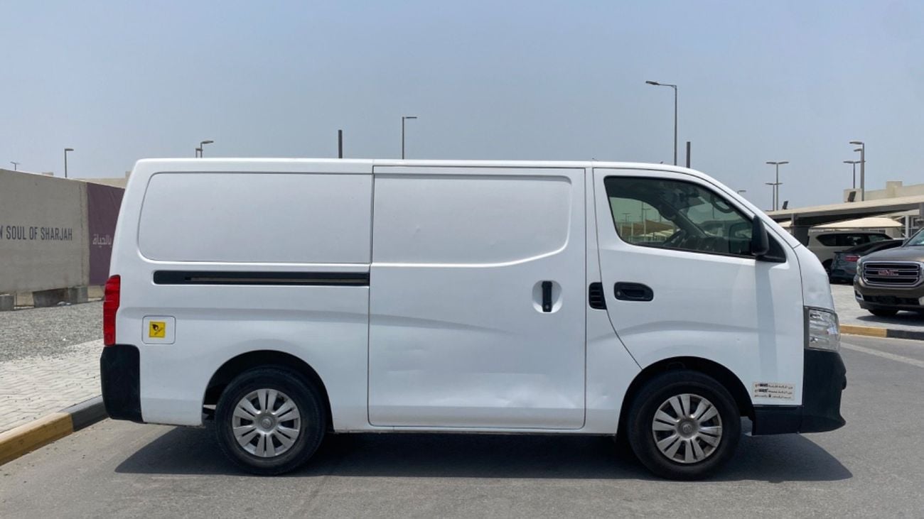 نيسان أورفان