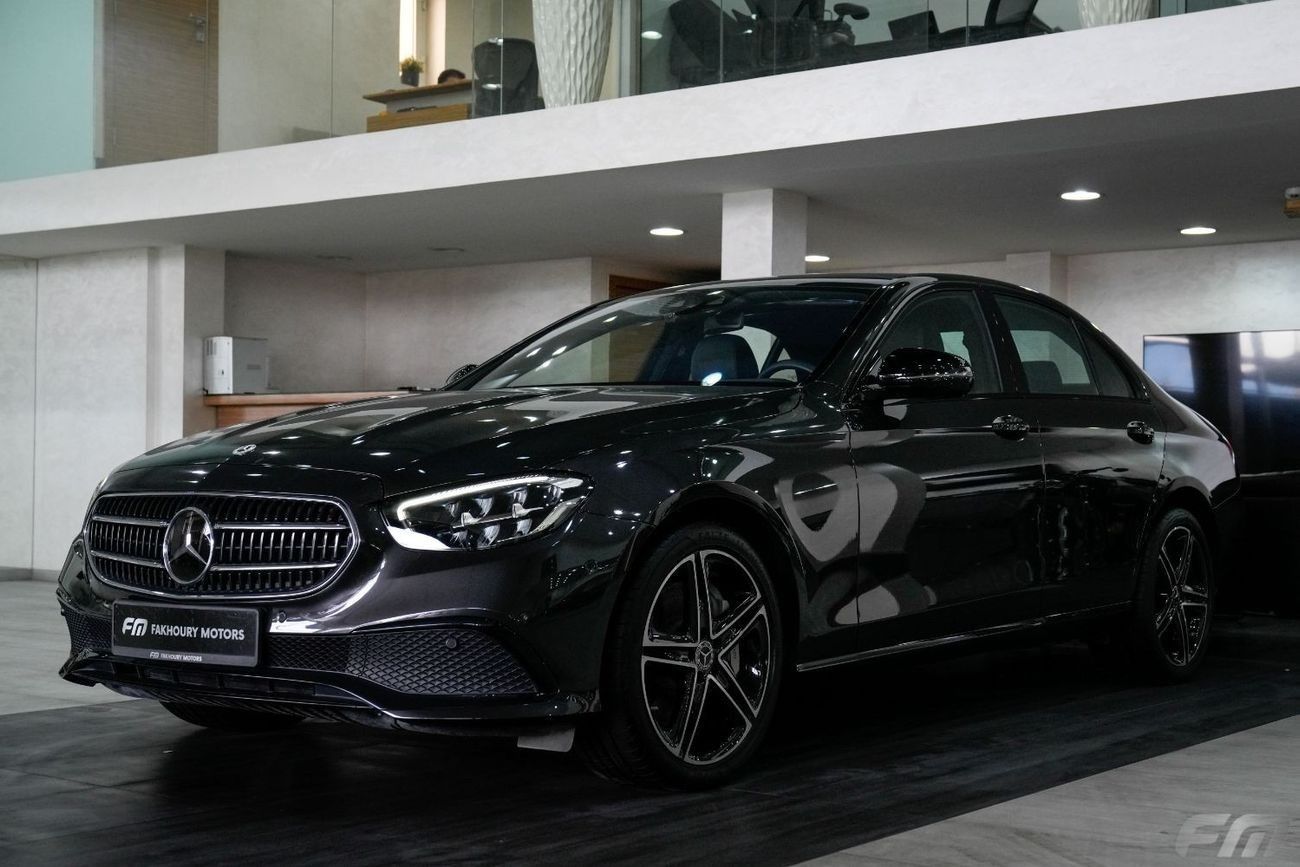 Mercedes-Benz E300 HYBRID - IN ITS EXCELLENT CONDITION!!!