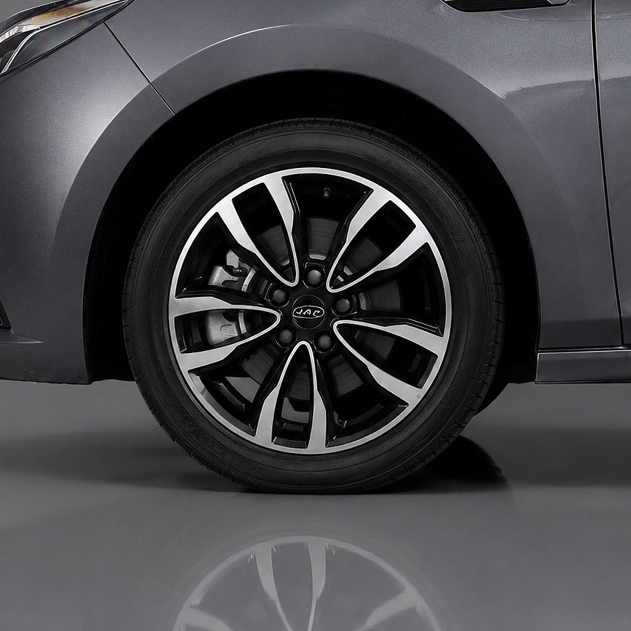 JAC J7 LUXURY AED 669 P.M • 0% Downpayment • JAC J7 • 1 Year Warranty