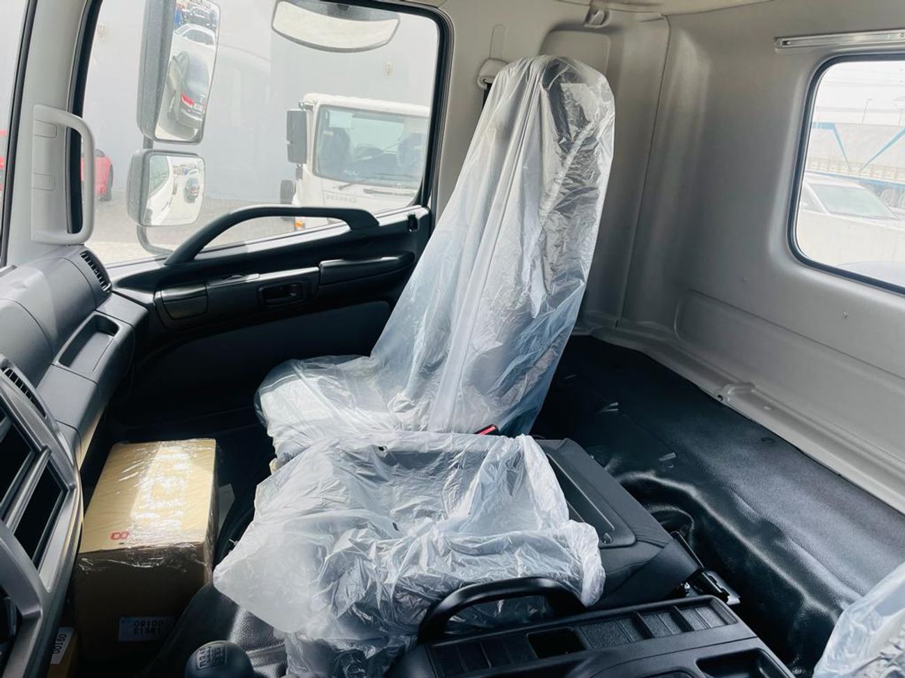 Hino 500 Hino 1625 FG8JP7A CAB CHASSIS TRUCK (16T GVW )