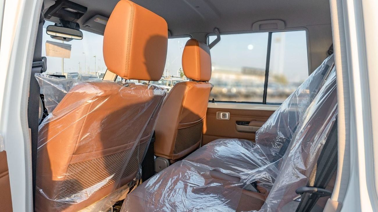 تويوتا لاند كروزر 70 LX 2.8L  2025 Toyota Land Cruiser 76 2.8L AT Diesel Full Option (White)