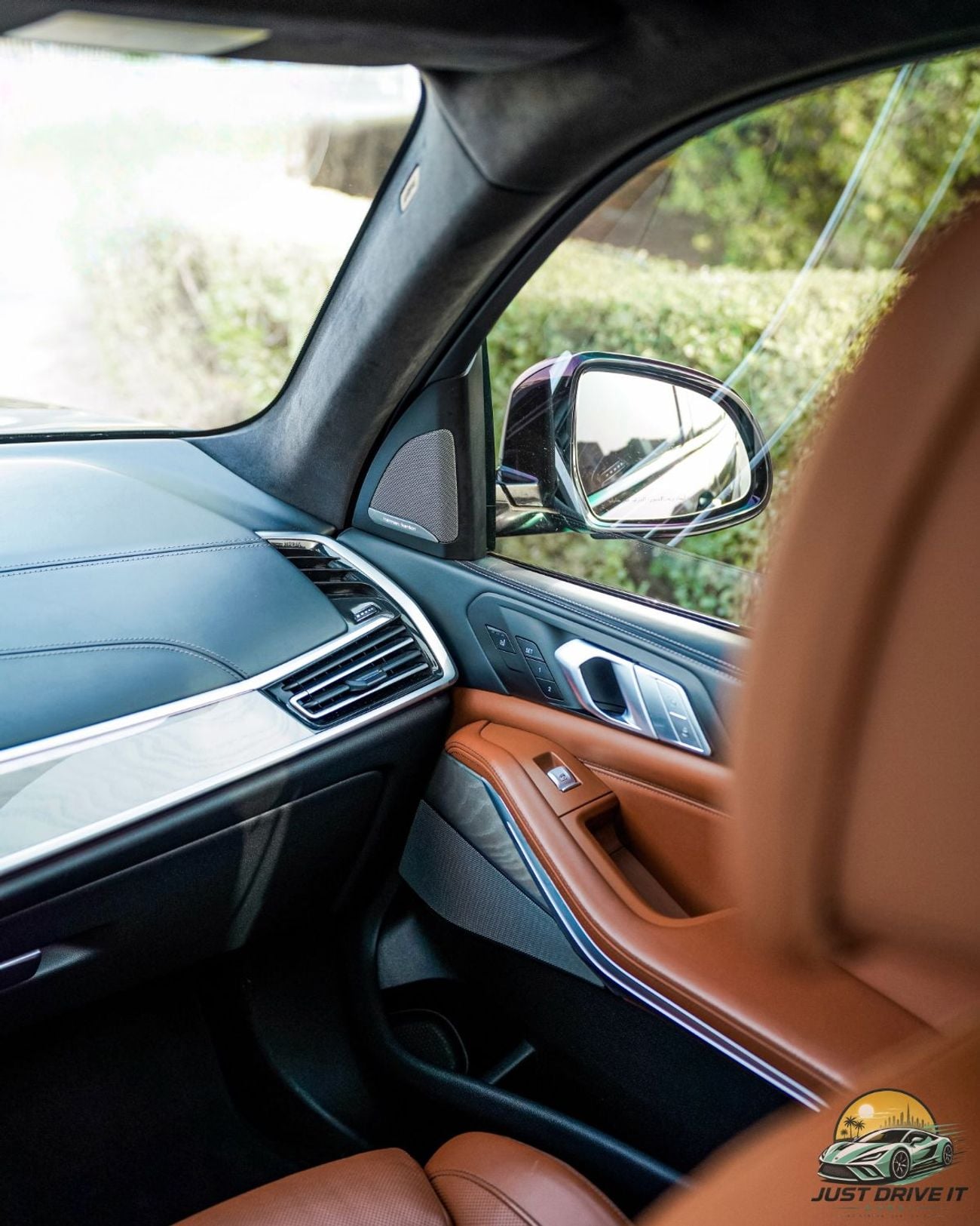 BMW X7 M50i