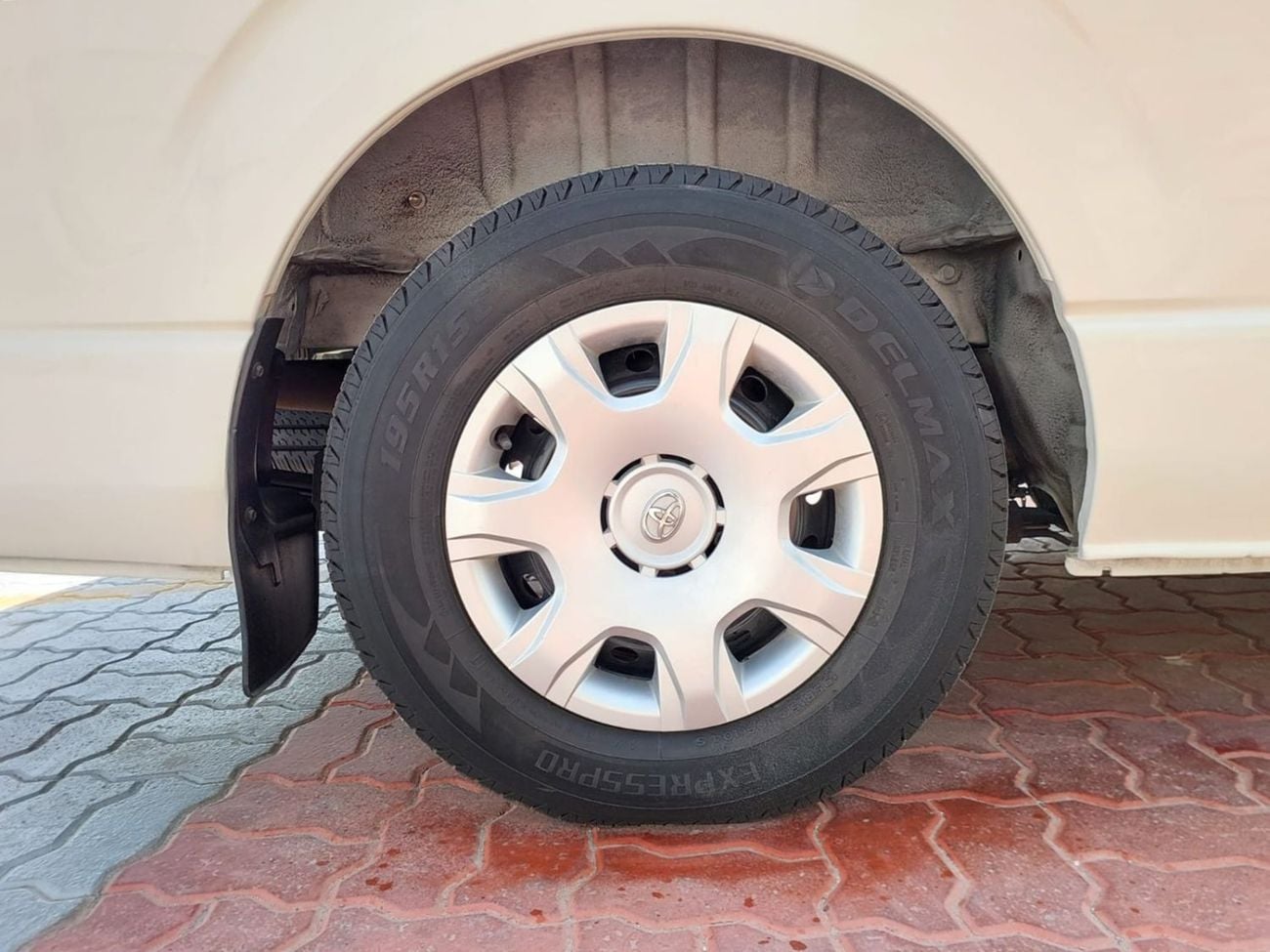 Toyota Hiace TOYOTA HIACE COMMUTER VAN RHD 2018 MODEL 3.0 L DIESEL AUTOMATIC(PM21278)