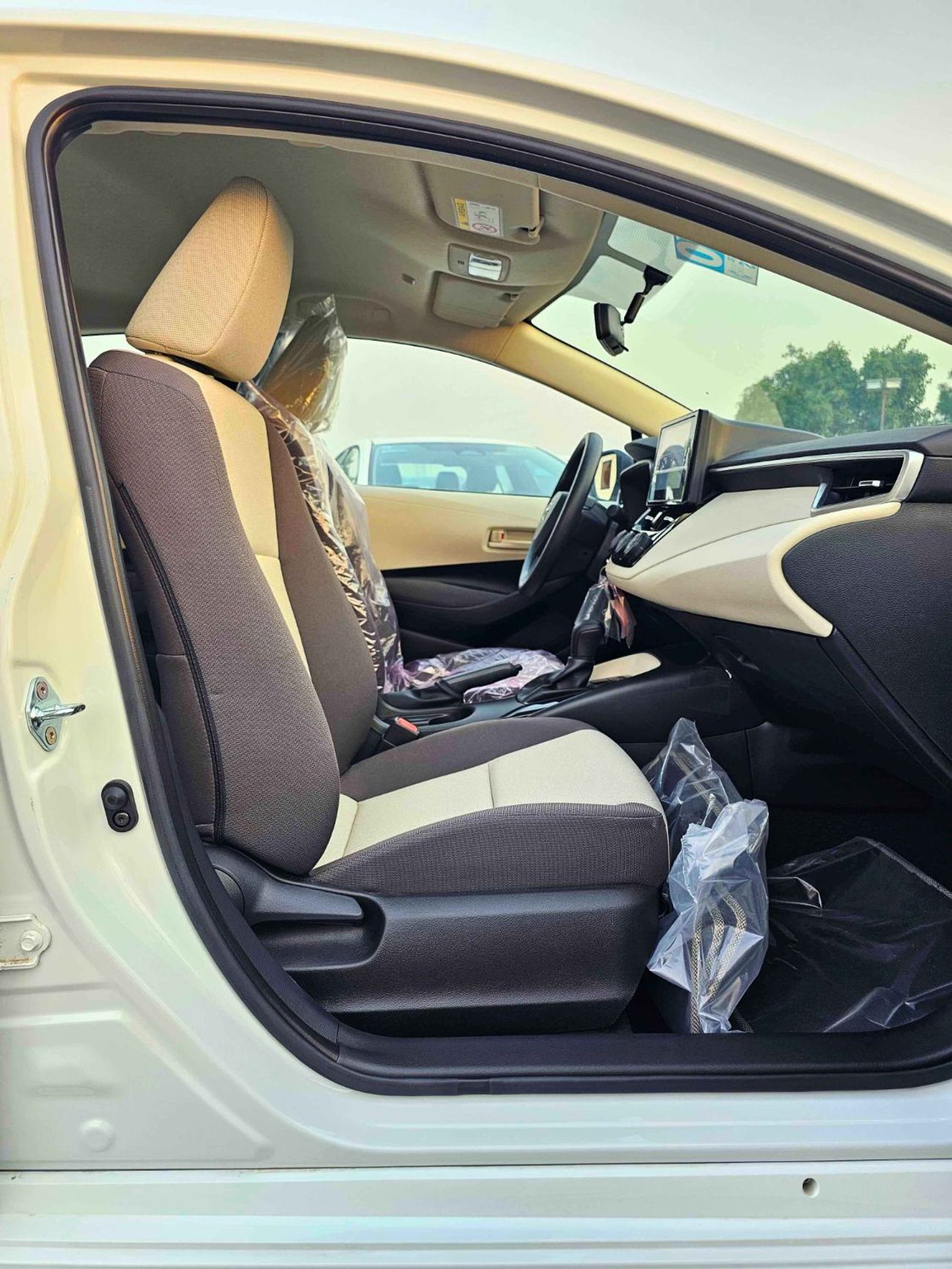 Toyota Corolla XLI E / 1.6L V4 PETROL / DVD / REAR PARKING SENSOR (CODE # XLI E)