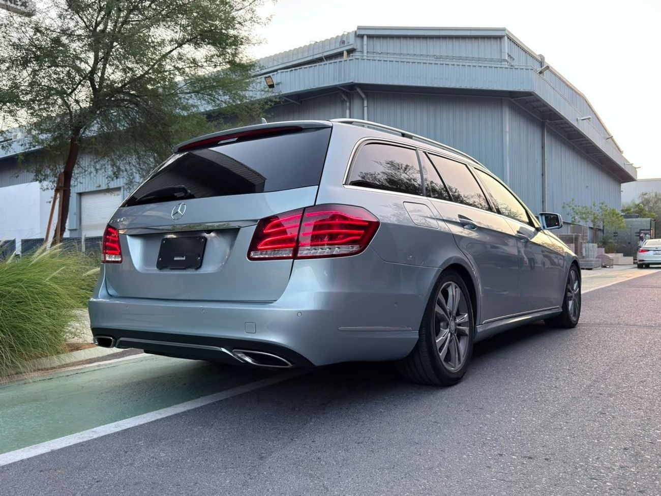 مرسيدس بنز E300 AVANTGARDE SPORT AVANTGARDE SPORT