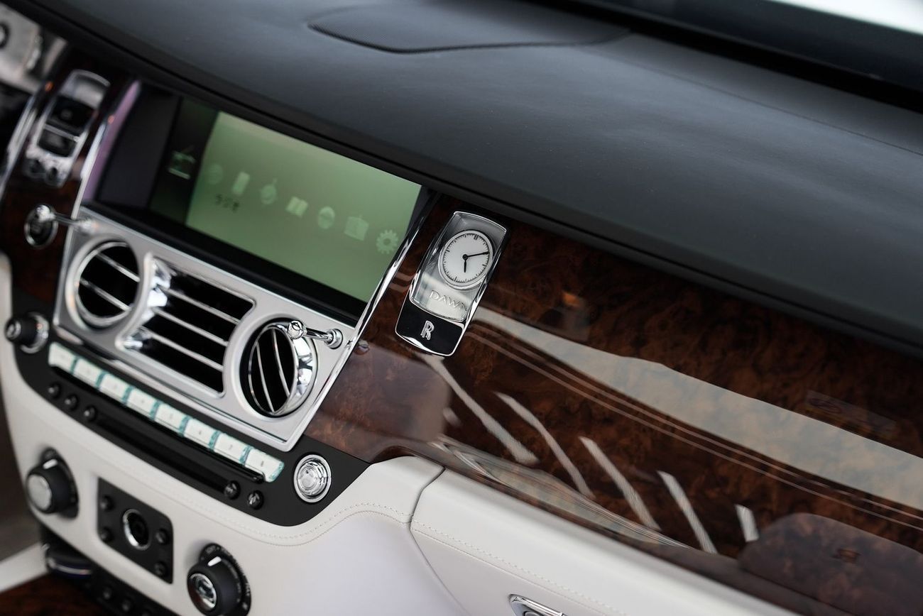 رولز رويس داون Rolls Royce Dawn