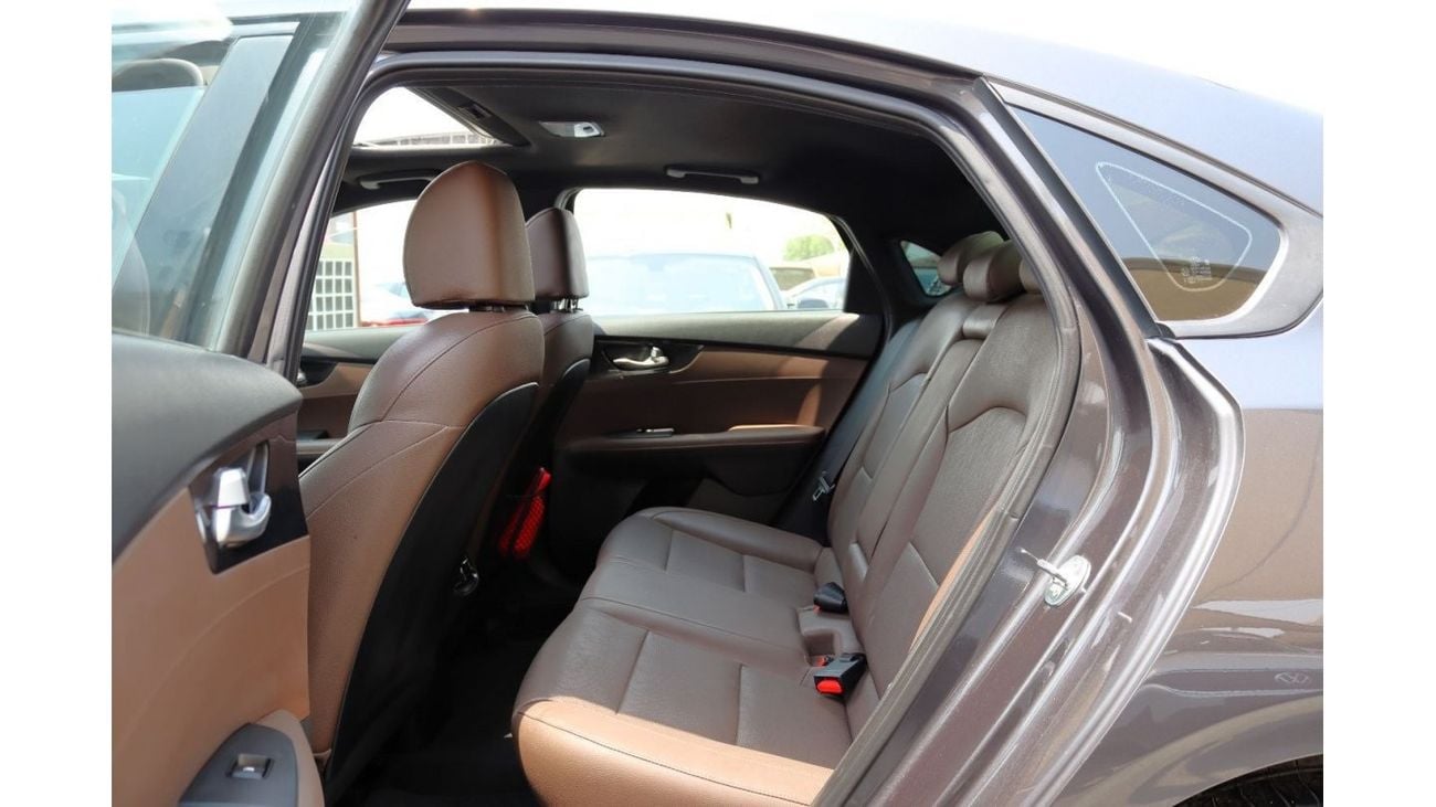 كيا سيراتو MPI توب خالية من الحوادث - خليجي - مكينة 1600 سي سي - فل اوبشن - السيارة بحالة ممتازة من الداخل والخ