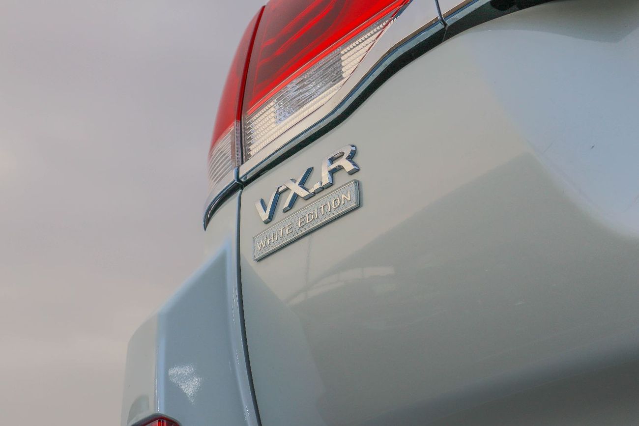 Toyota Land Cruiser Toyota Land Cruiser VXR white Edition 5.7L V8 2018