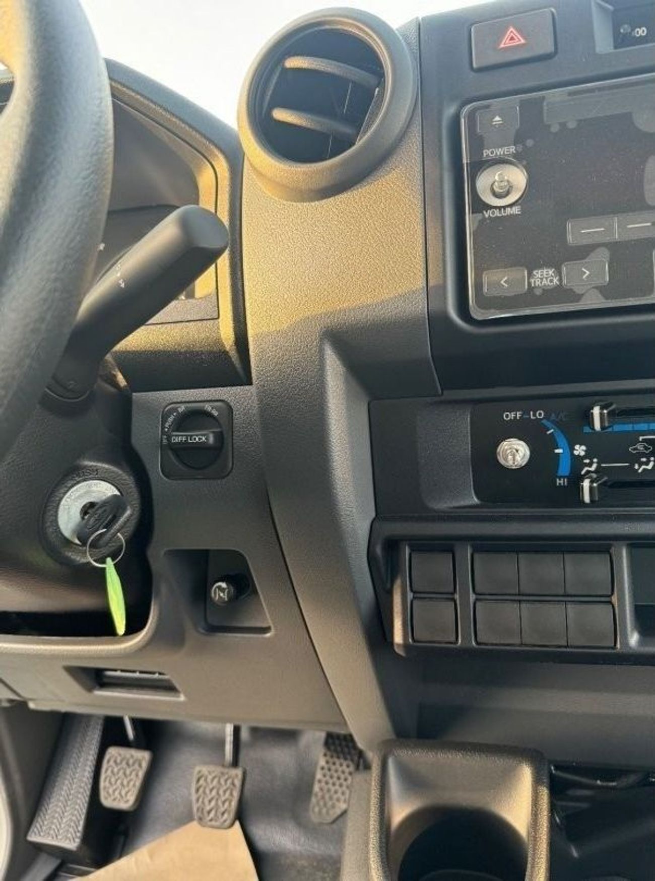 Toyota Land Cruiser Toyota Land Cruiser LC79 D/C 4.2 Engine With DIFF Lock