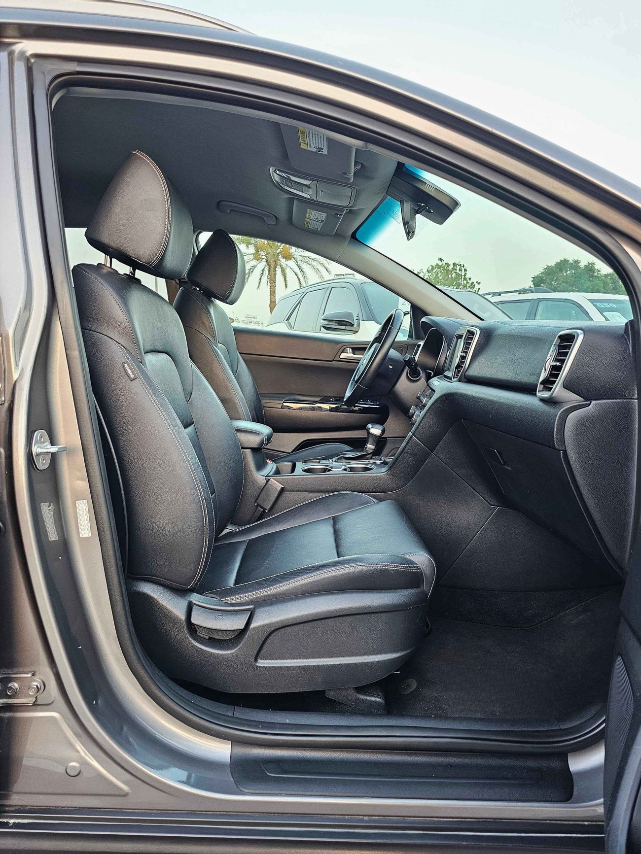 كيا سبورتيج EX/ BUTTON START/ ELECTRIC LEATHER SEATS/ DVD CAMERA/ 634 Monthly/ LOT# 92674