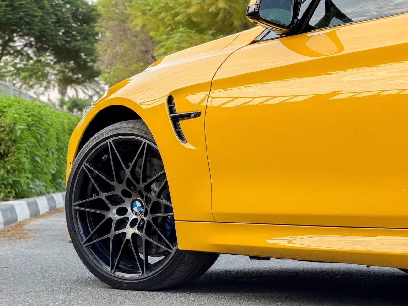 BMW M4 CS