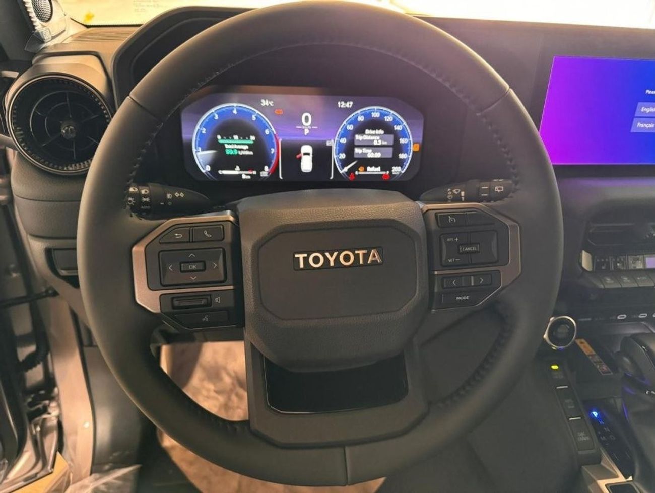 تويوتا برادو 2.4L PETROL LUXURY 2024