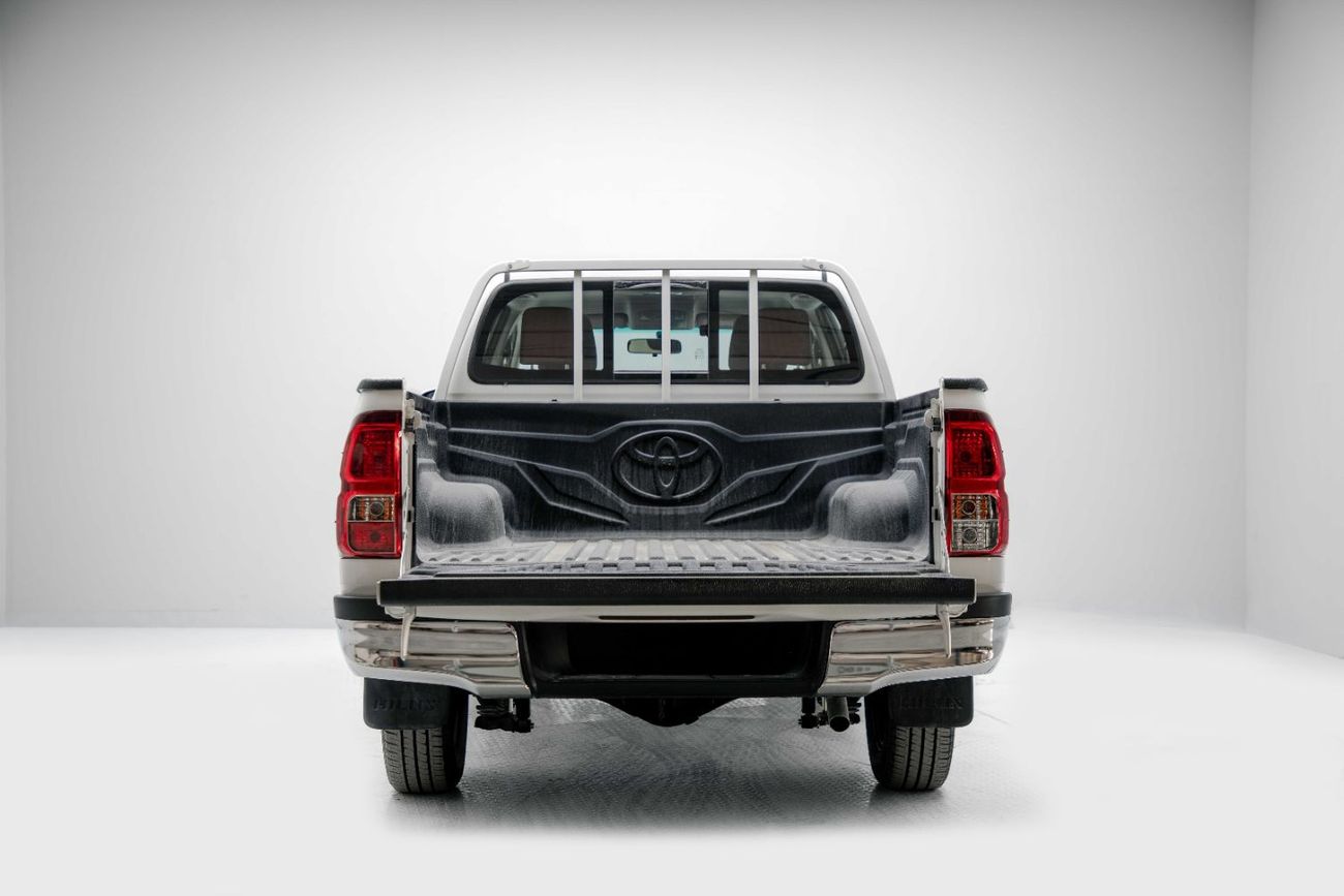 Toyota Hilux 4X2 - 2.7L – Super White Inside Red | Export Only