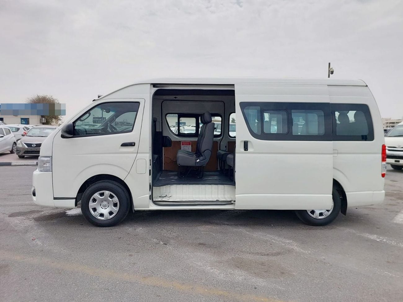 Toyota Hiace TOYOTA HIACE COMMUTER VAN RHD 2015 MODEL 3.0 L DIESEL AUTOMATIC(PM15106)