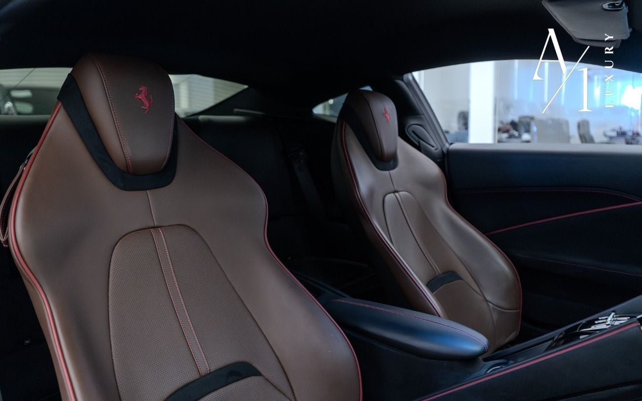 فيراري روما 2021 Ferrari Roma, With Warranty & Service Contract, Carbon Fibre Package, Excellent Condition, GCC