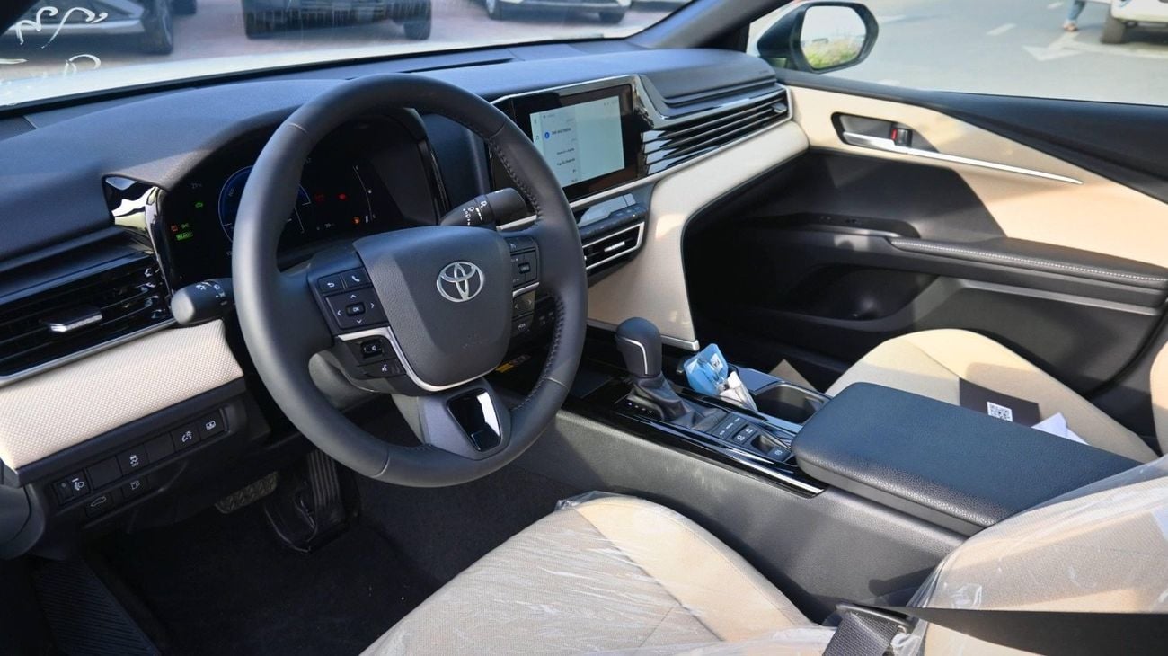 Toyota Camry Camry LE Hybrid GCC Japan made