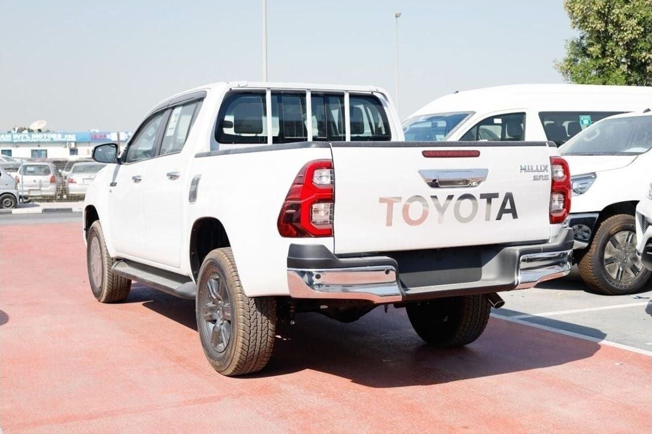 تويوتا هيلوكس SR5 (NON GCC) TOYOTA HILUX SR5 4.0 L WHITE 2025