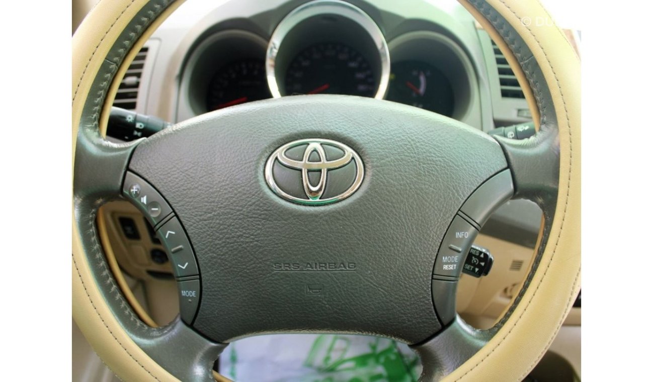 Toyota Fortuner ACCIDENTS FREE - GCC - CAR IS IN PERFECT CONDITION INSIDE OUT