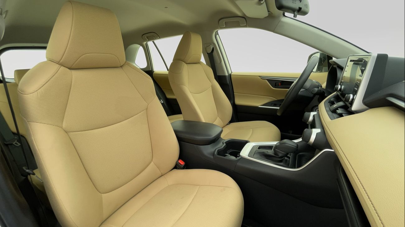 تويوتا راف ٤ EX 2.5 | بدون دفعة مقدمة | اختبار القيادة في المنزل