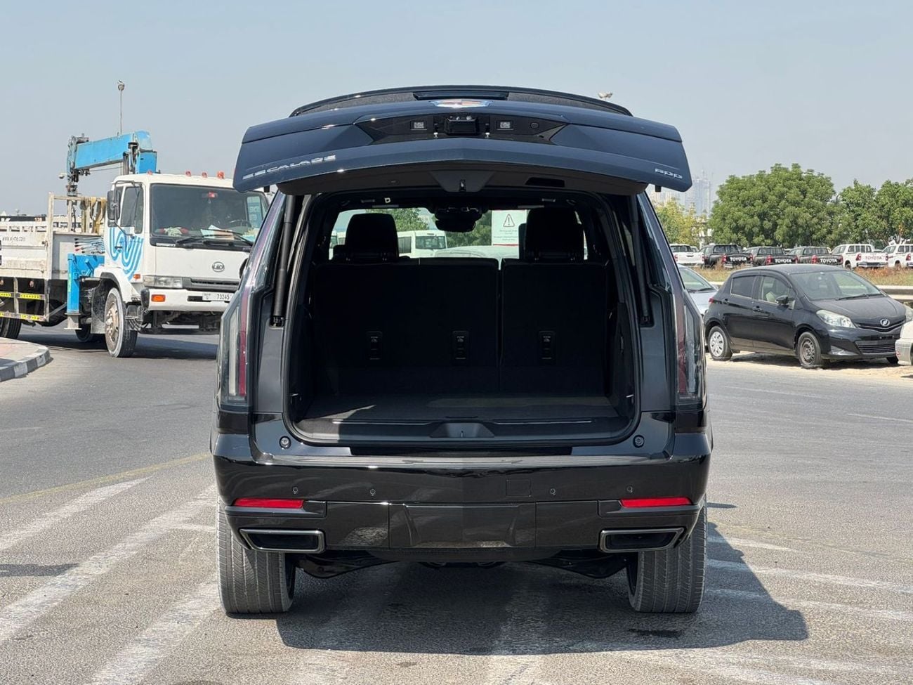 كاديلاك إسكالاد 2025 Cadillac Escalade 6.2L V8 ESV Sport Platinum Executive Canadian Spec