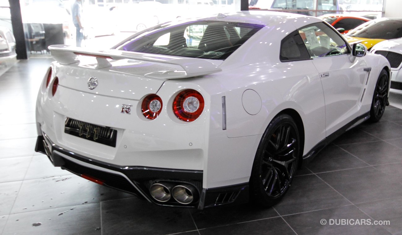 Nissan GT-R