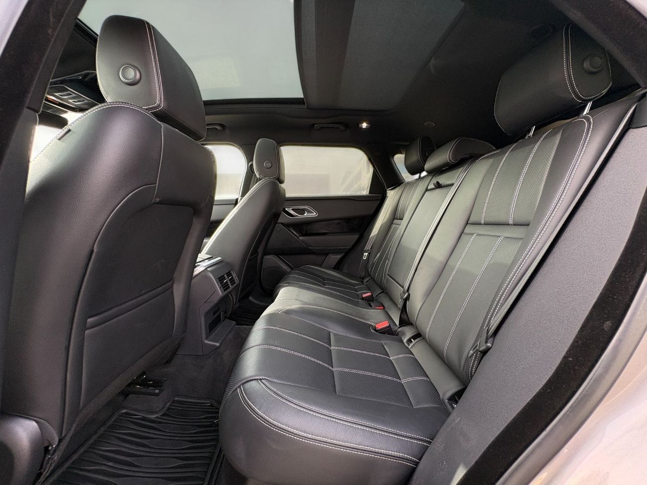 لاند روفر رينج روفر فيلار P250 S 2.0L Petrol  | 2023 | AED 2,370 per month | IMMACULATE CONDITION