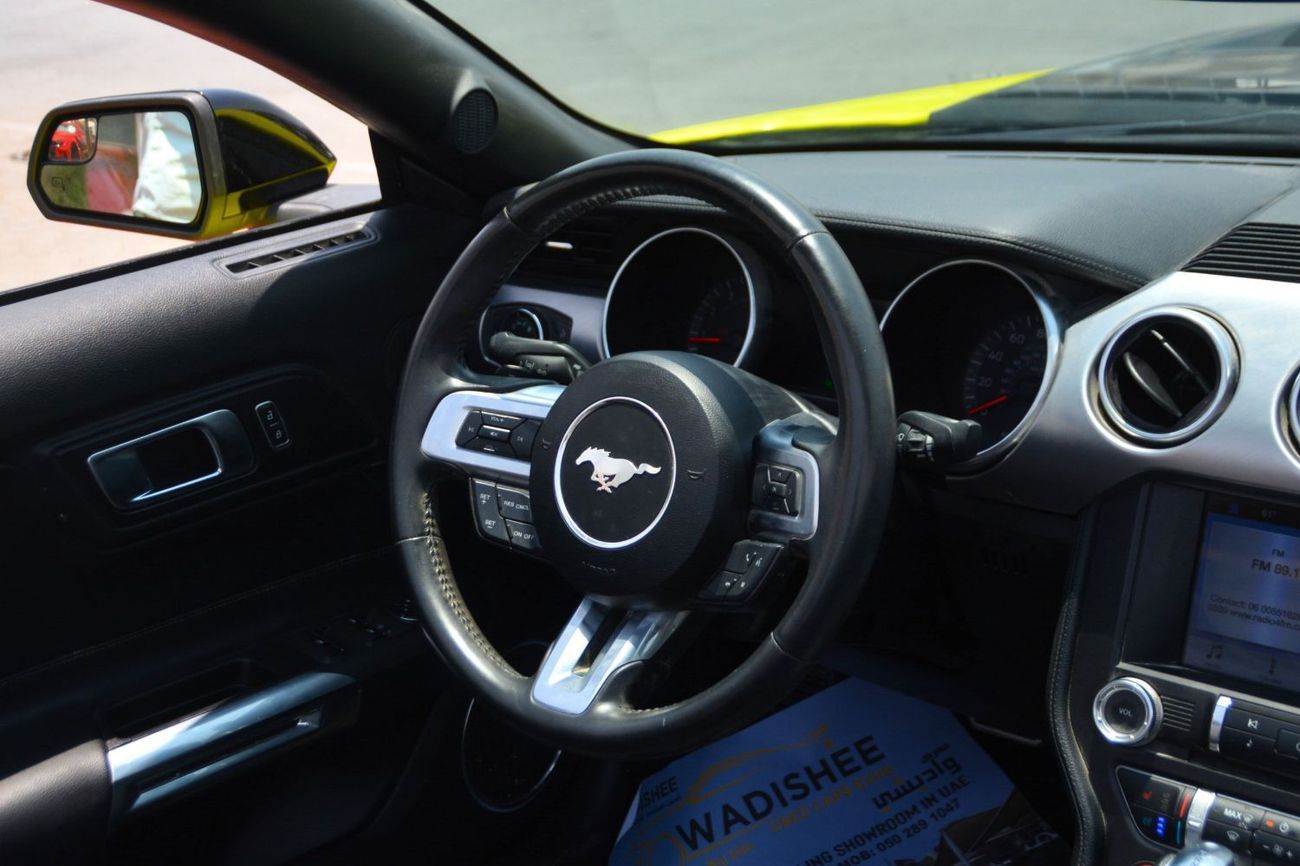 فورد موستانج MUSTANG -CONVERTIBLE- ATTRACTIVE SHAPE AND COLOR //IN VERY GOOD CONDITION