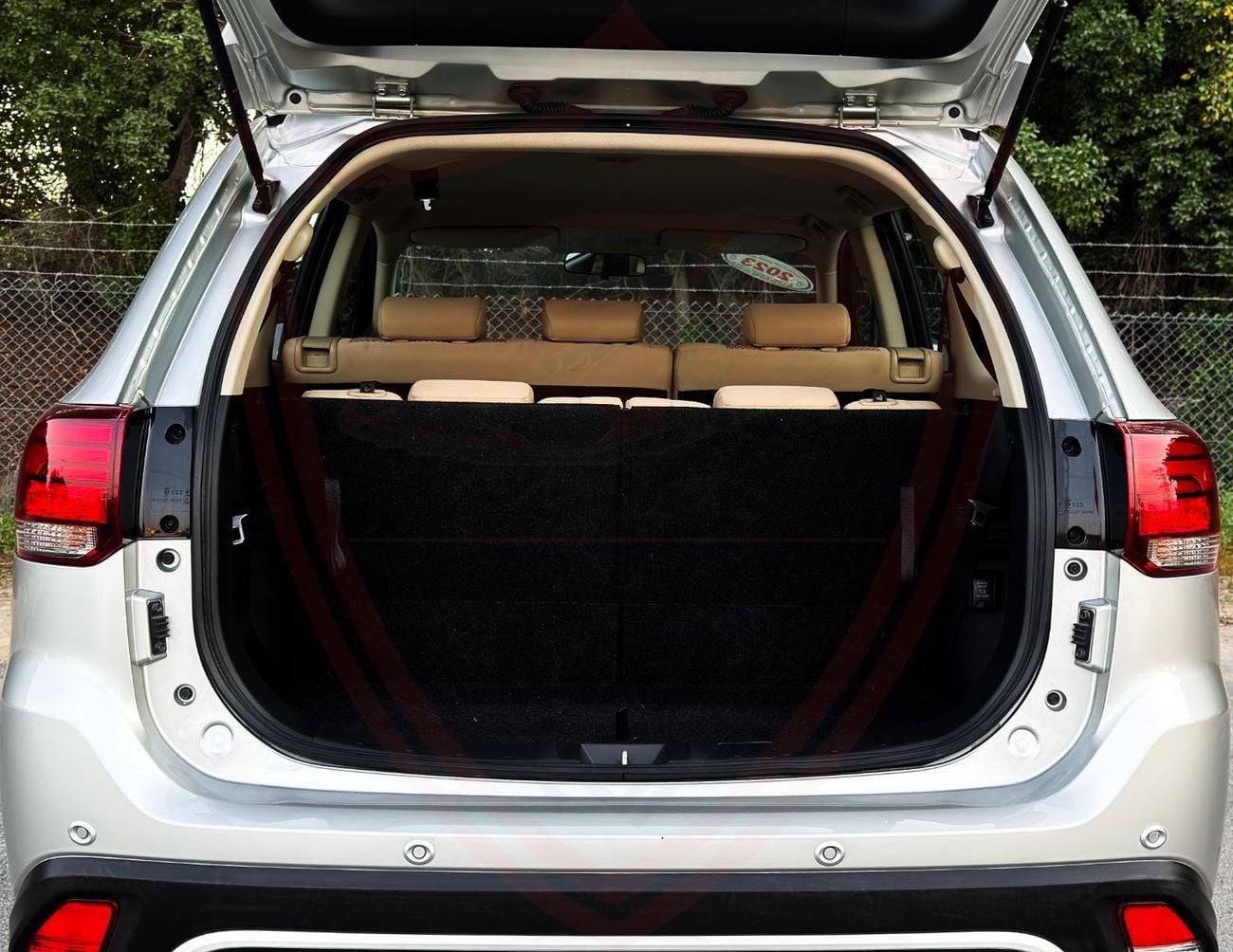 Mitsubishi Outlander GLX 3.0L Mitsubishi Outlander | 3.0 L | 2023 | GCC | Accident-Free |  In Excellent Condition | 991