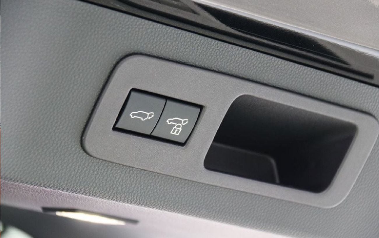 Lexus LX600 VIP 3.5L 3 SEATS 2024 | BLACK - FLAIR | BEST EXPORT PRICE