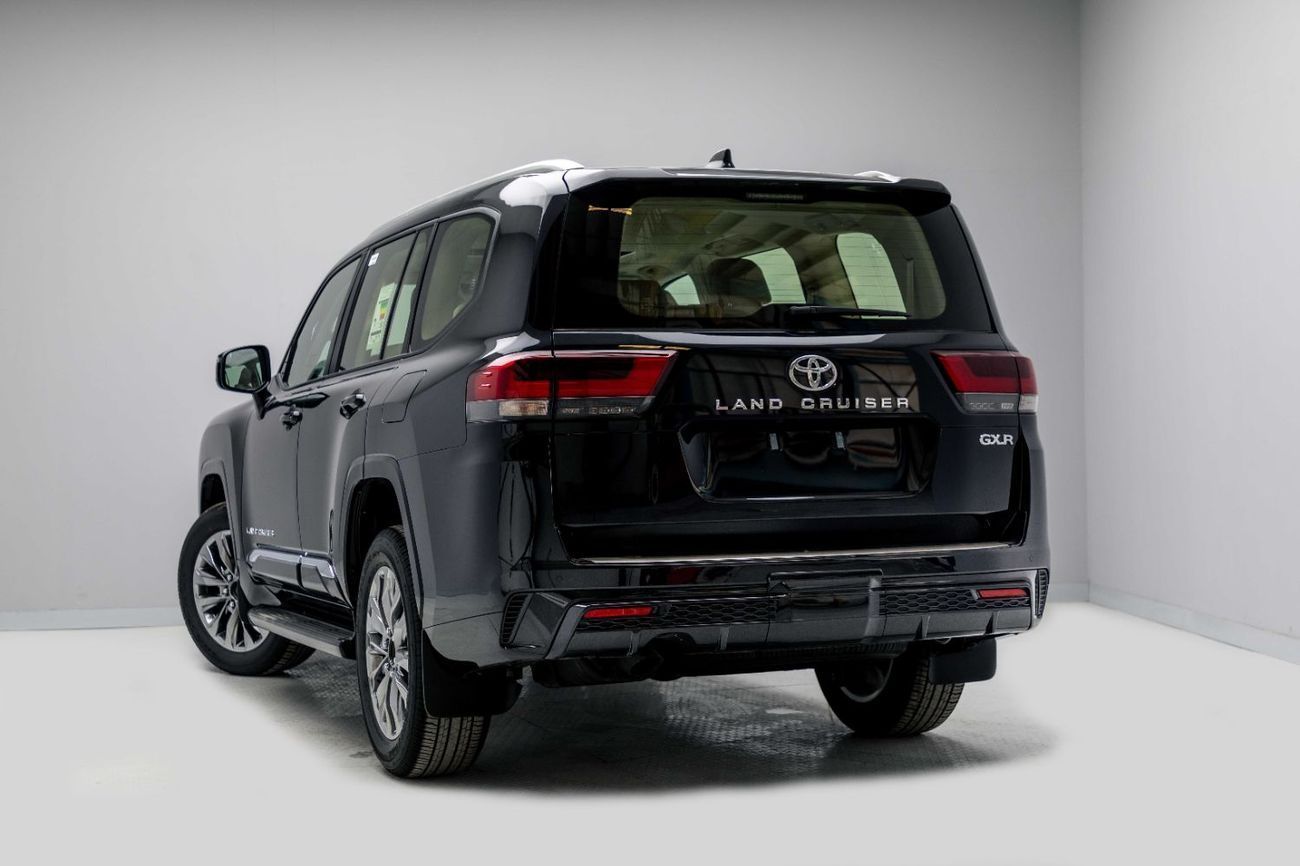 تويوتا لاند كروزر GXR 4.0L - Black Inside Beige | Export Only