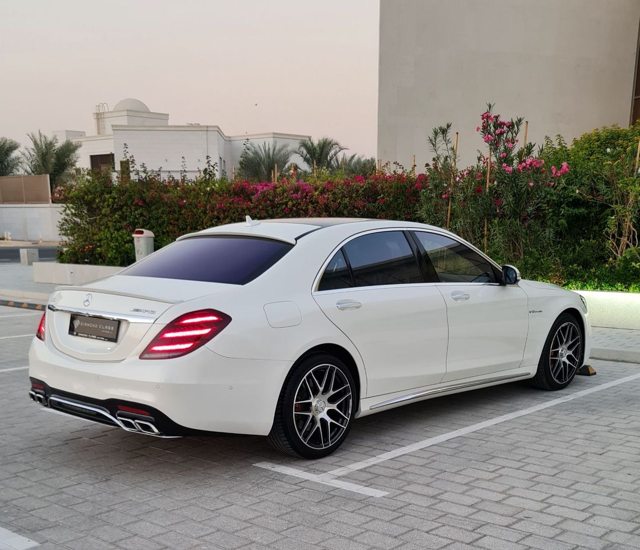 مرسيدس بنز S 560 Exclusive Edition 4.0L