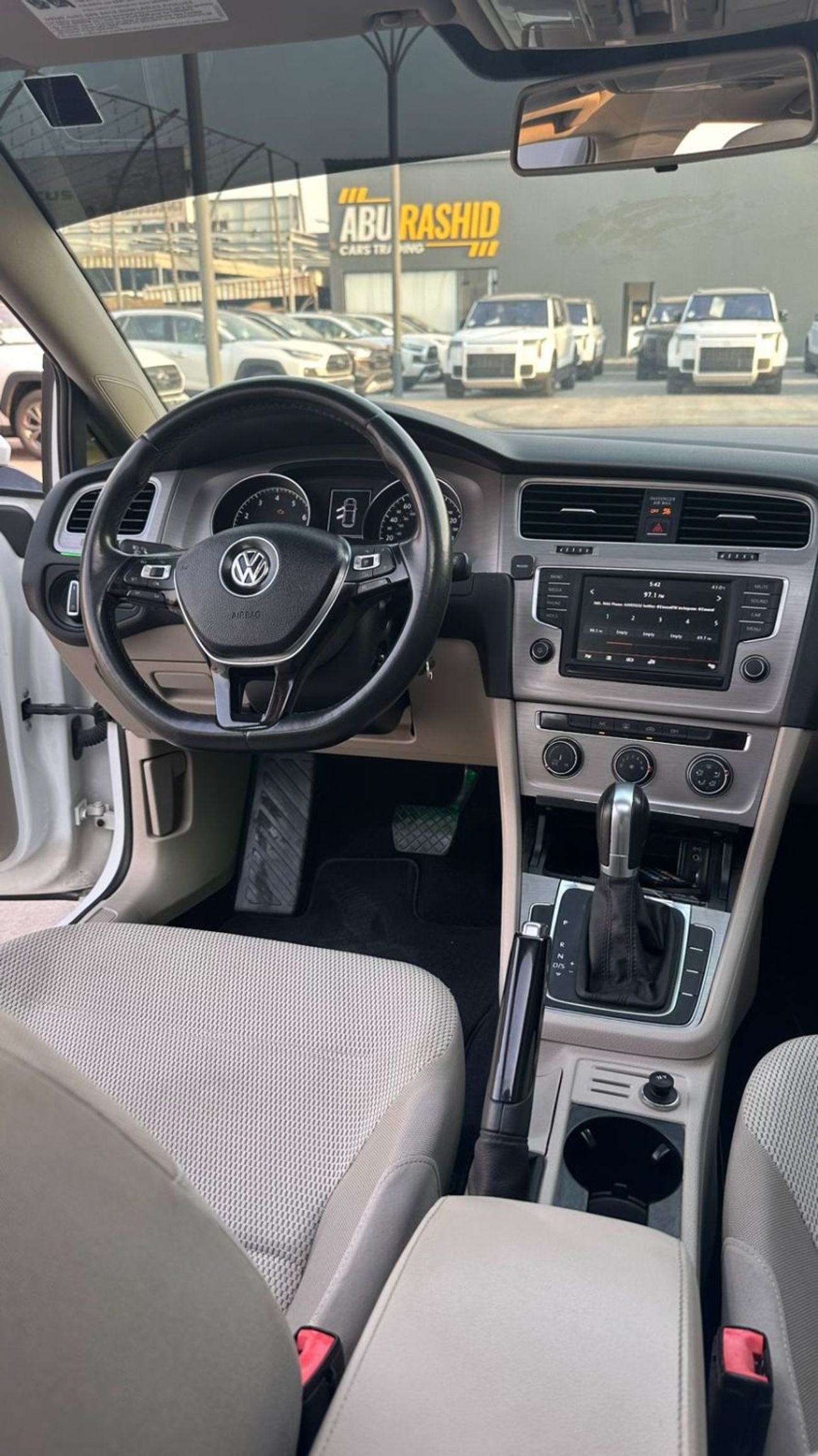 Volkswagen Golf R 2.0L (290 HP)